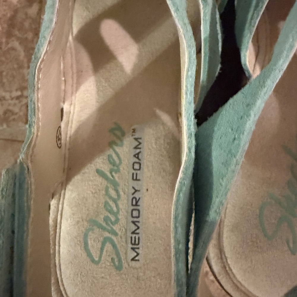 New Skechers parallel stylin suede leather wedge sandals size 5.5 turqoise color - Picture 7 of 9